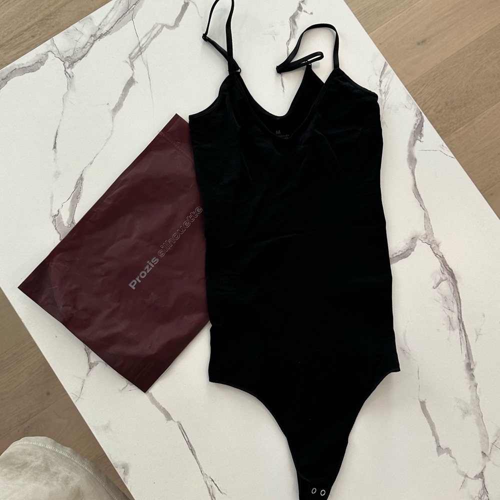 NEVER WORN BODY SUIT - M